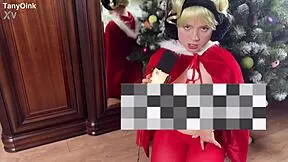 cindy lou cosplay shows off her huge ass and petite tits in christmas student uniform tease