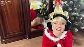 cindy lou cosplay shows off her huge ass and petite tits in christmas student uniform tease