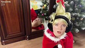 cindy lou cosplay shows off her huge ass and petite tits in christmas student uniform tease