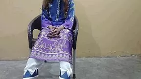 My friend's wife calls me home and we fuck hard with dirty hindi moans 💦😩🍆