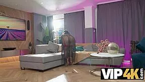 Whoa, big mature mom with huge natural tits moans through first hardcore pounding 😍🍑