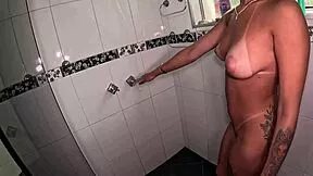 damn this 18yo latina like sanches starts putaria in shower 😍🔥