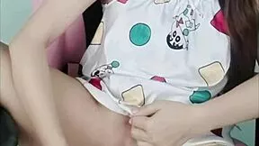 i feel so horny watching ninniew thai teen play her tight pussy solo