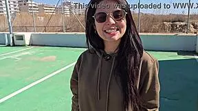infiel novia folla con desconocido en baño público pov creampie