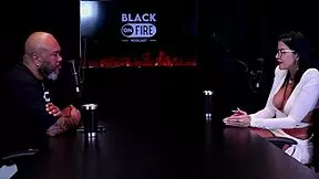 apresentou cliente pra amiga e ela levou a serio so de calcinha leticia braga?
