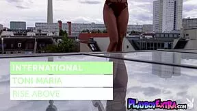 Nude Venezuelan blondie Toni Maria strips rooftop!