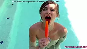 Watch me deepthroat this huge popsicle by the pool!! 😩🍦