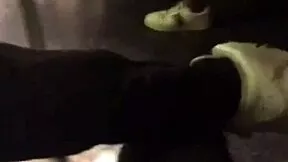 ever seen big ass shaking on train?