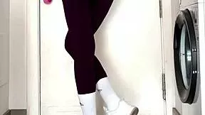 damn i soaked my leggings after gym bursting bladder wet yoga pants