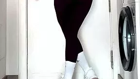 damn i soaked my leggings after gym bursting bladder wet yoga pants