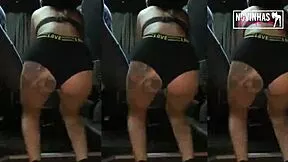Hey girls, shake those big asses dancing twerk style?