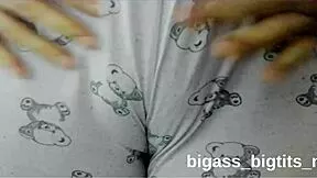 Rubb ng pussy w th pajamas
