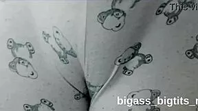 Rubb ng pussy w th pajamas