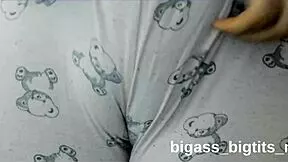 Rubb ng pussy w th pajamas