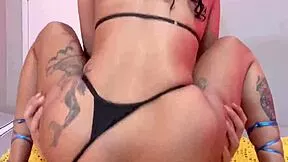 Novinha safada gozando enquanto senta na rola com dedo no cu fernanda ribeiro