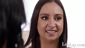 Stacked teen 18+ caught jilling to her step mom