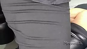 Pequeña thai papi alguien entro a la habitacion de mama para follarme el culo