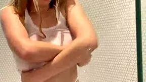 Megnutt02 takes a shower