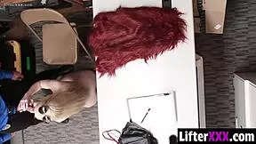 guard gives shoplifter a big mouthful of cum at work 😏