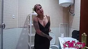 Valeria del rio washes pussy as euforia diosa showers