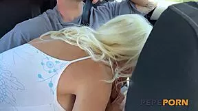 Valeria del rio washes pussy as euforia diosa showers