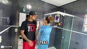 Fudendo no banheiro a culpa e do sabonete