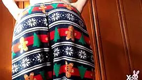 Walking and farting in cozy pajamas as kinky romanian slut