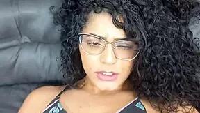Metendo na rabuda brasileira e gozando na boca 😈