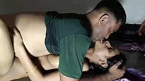 Hot desi bhabhi fucked hard by plumber