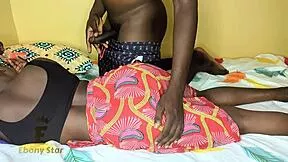 Jolie Femme Africaine Loves Traditional Pagnes