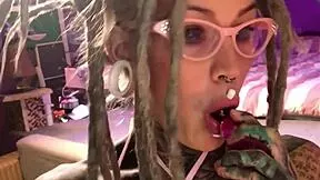 Glasses & fur lingerie tattooed cutie creams on her dildo slowly
