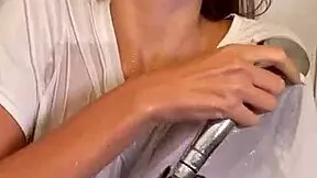 blowjob and sex quickie in wet clothes
