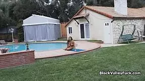 Amateur beauty in ebony bikini