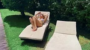 Irina's poolside pleasure in Spanish